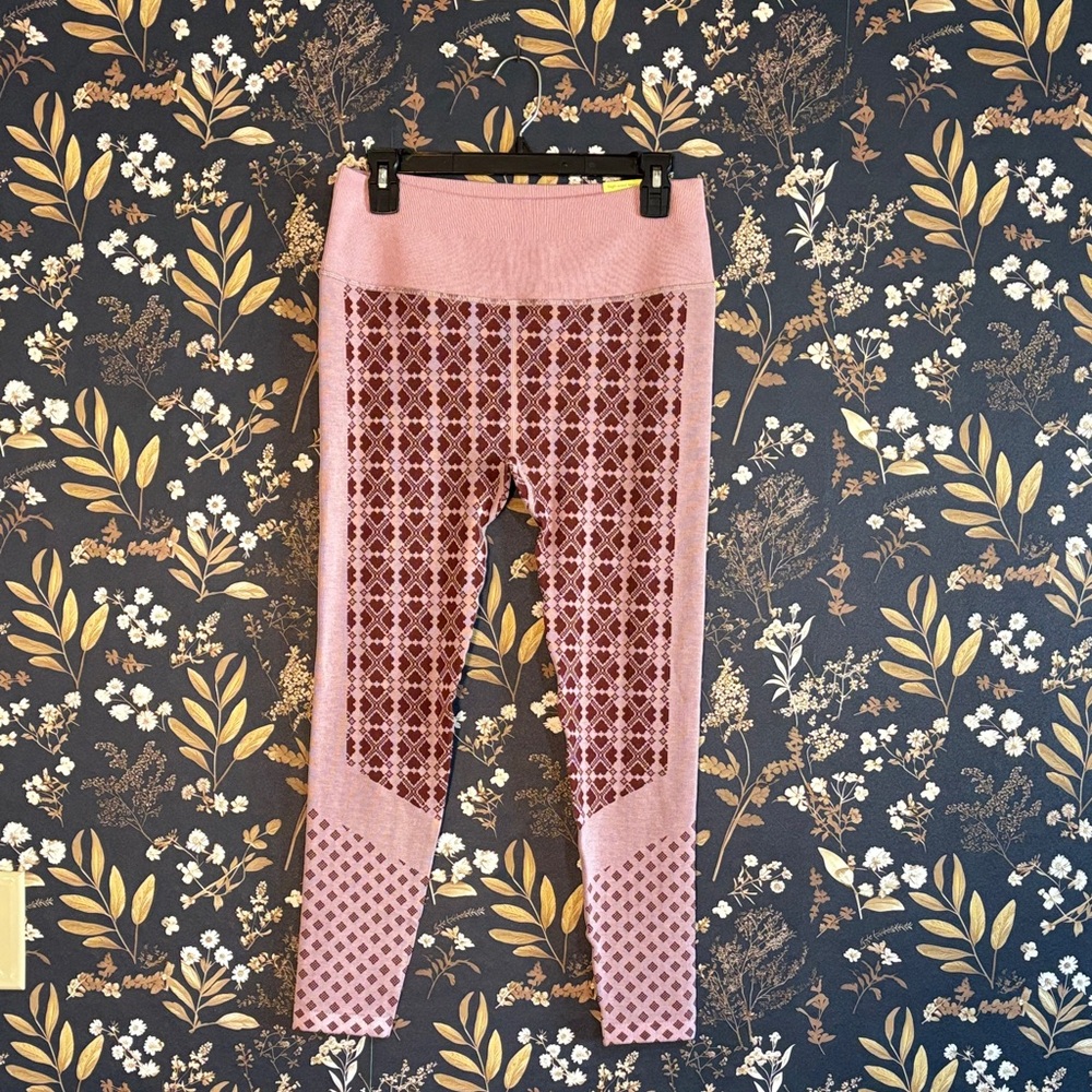 All In Motion Women's Seamless High-Rise Printed Maroon Light Pink Leggings L